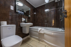 Deluxe Family Room 2 + 3 - The Crossways